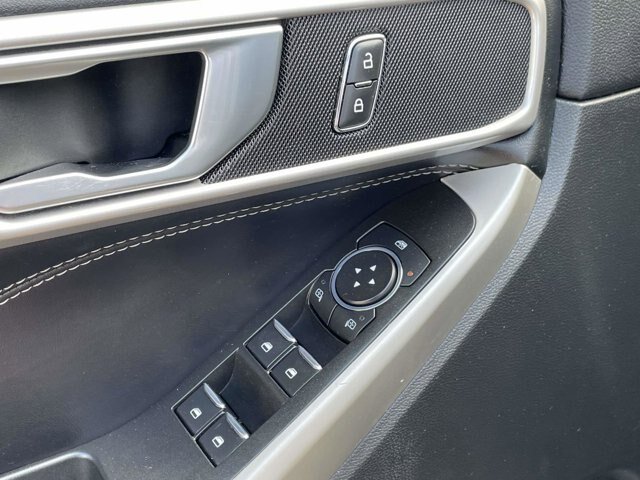 Used 2022 Carbonized Gray Metallic Ford XLT image 43