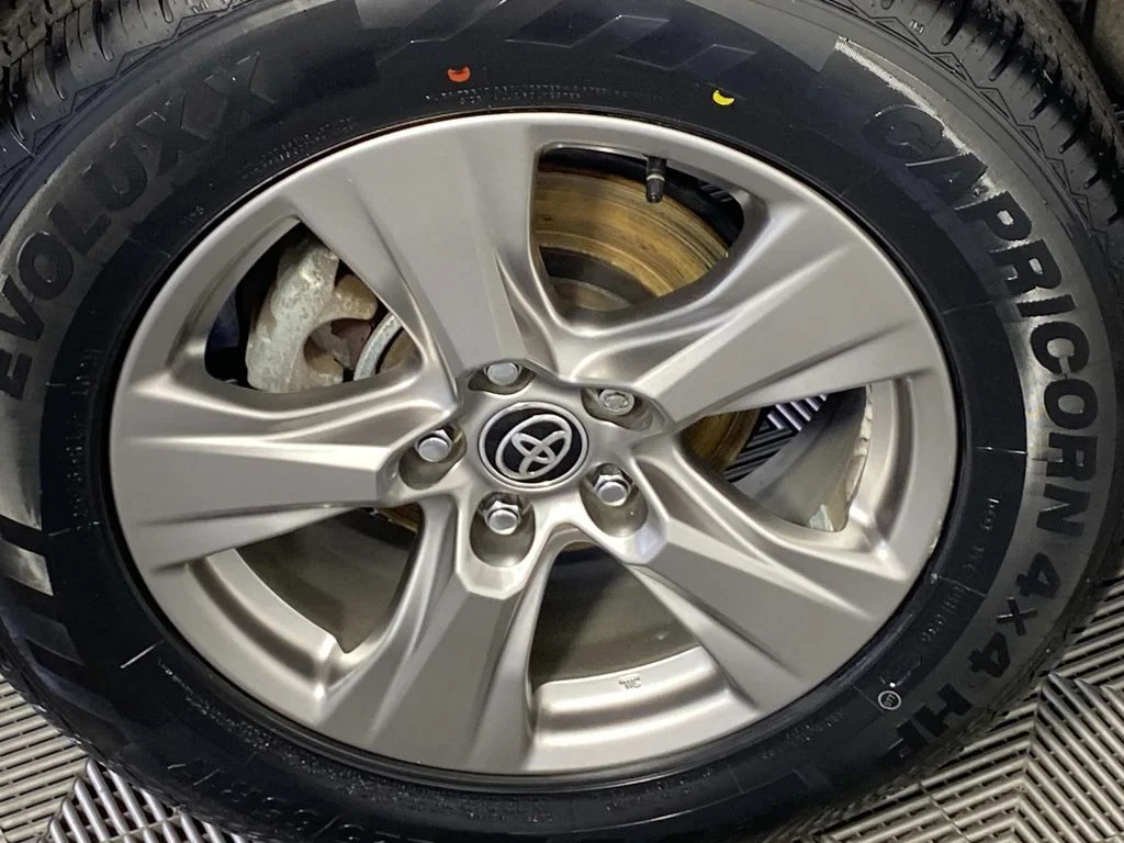 Used 2023 White Toyota XLE image 31