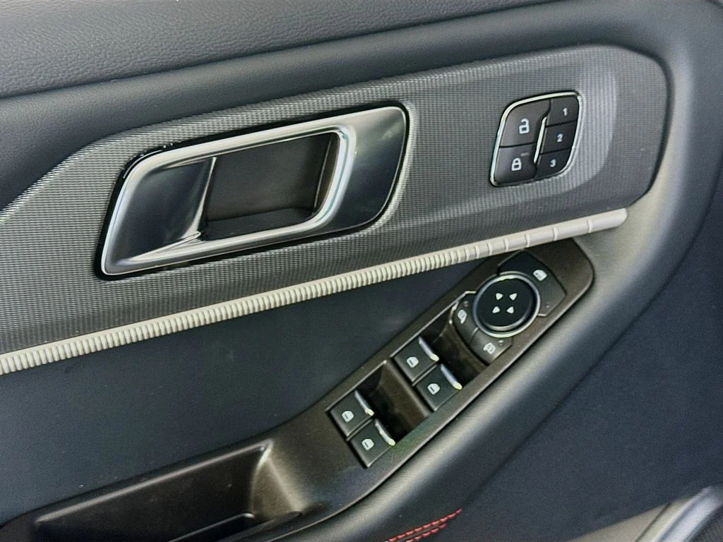 New 2026 Agate Black Metallic Ford ST-Line image 17