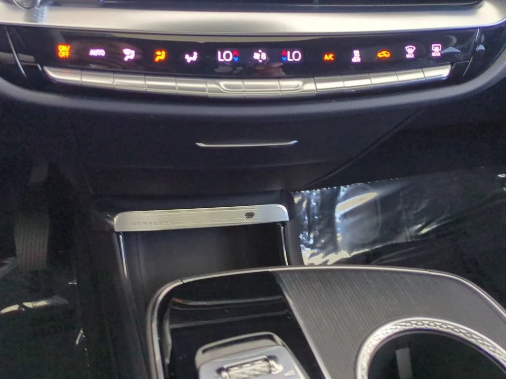 Certified Used 2026 Vibrant White Tricoat Cadillac Sport image 19