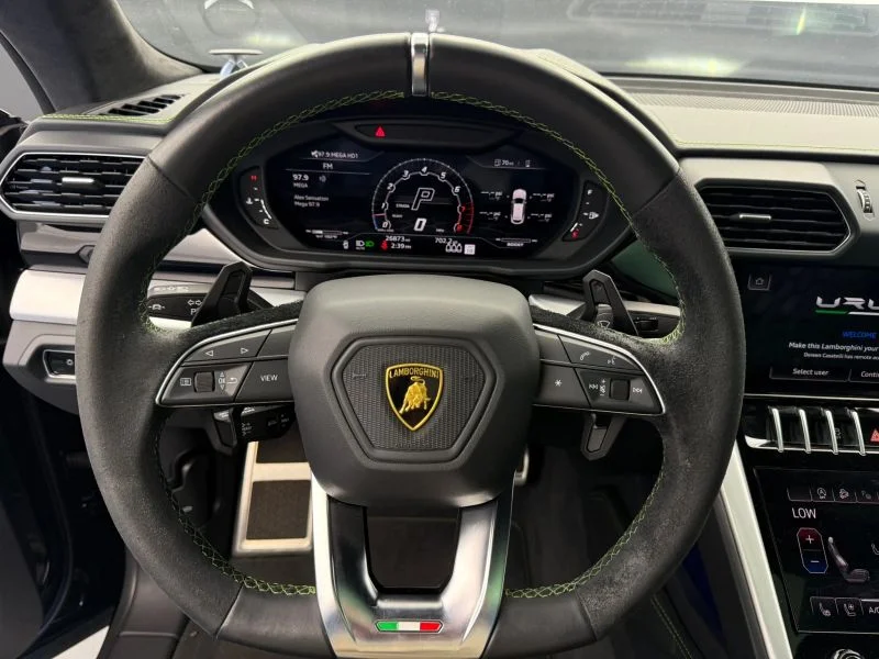 Used 2022  Lamborghini Sport Utility 4D image 47