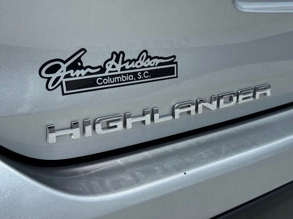 Used 2024 Silver Toyota XLE image 14