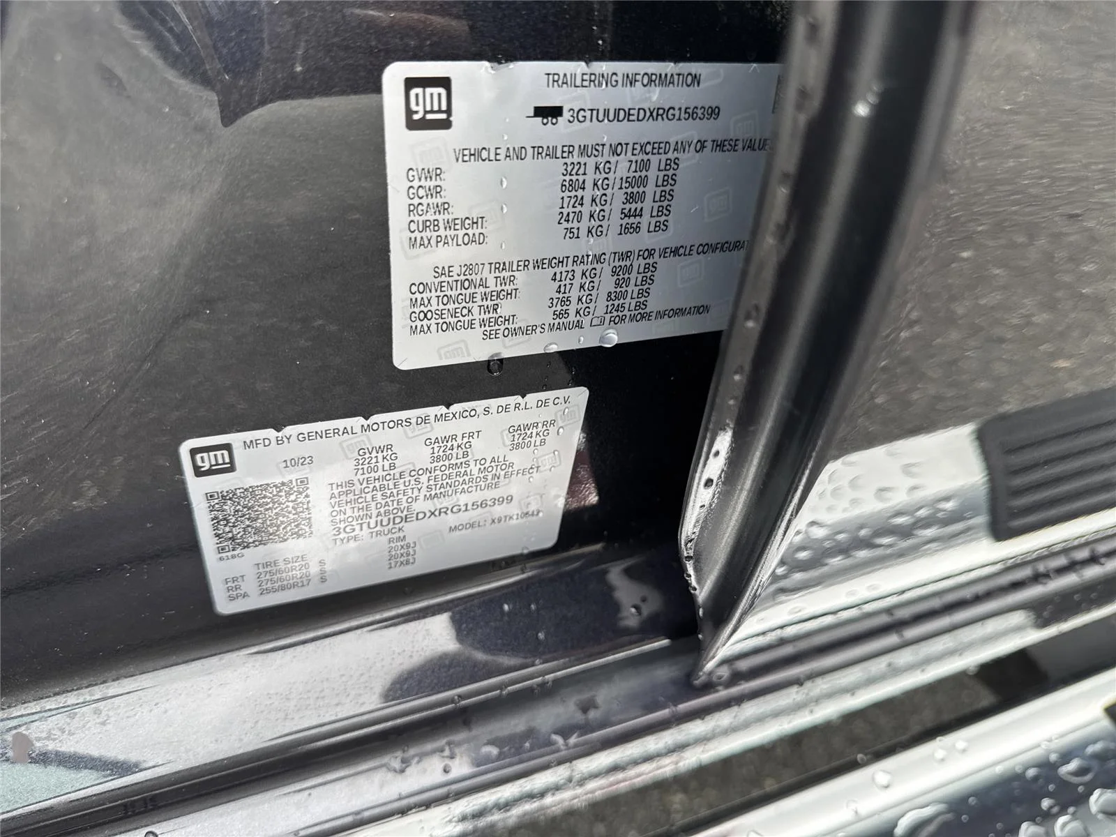 Used 2024 Titanium Rush Metallic GMC SLT image 38