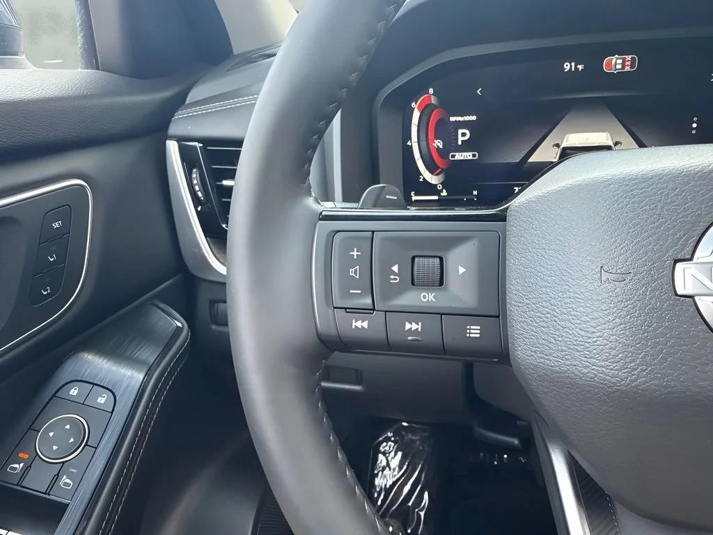 Used 2026 Blue Nissan Platinum image 16