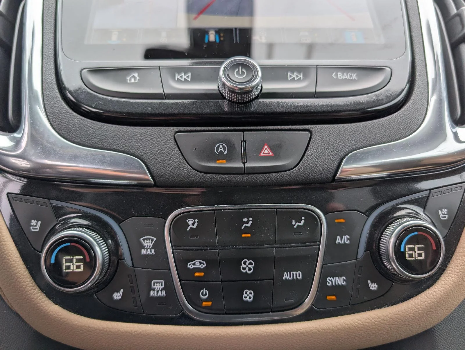 Used 2024 Iridescent Pearl Tricoat Chevrolet Premier image 21