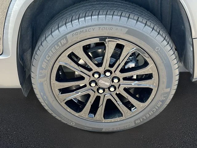 Used 2023 Black GMC SLE image 33