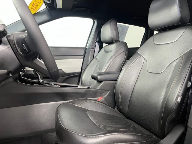 Used 2023 Gray Jeep Limited image 17