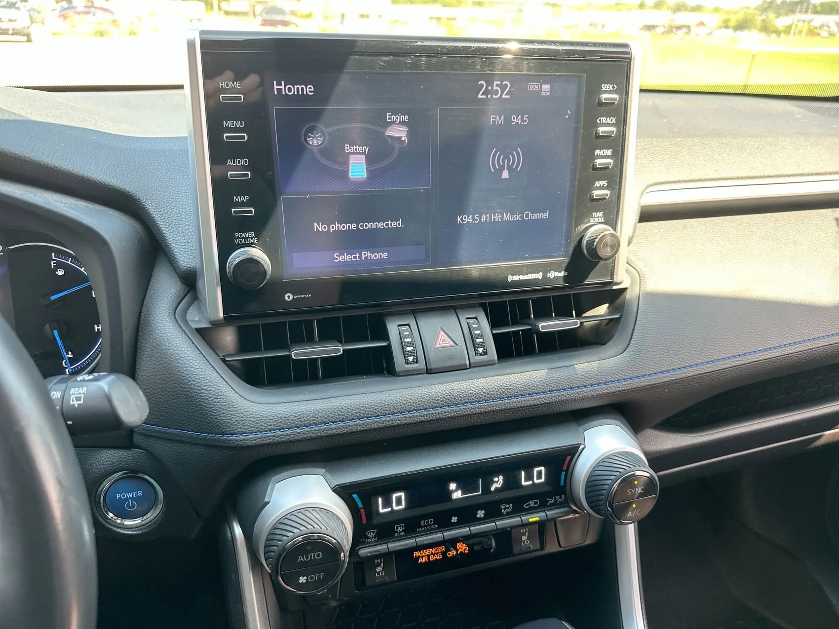 2022 Toyota RAV4 XSE - Photo 16