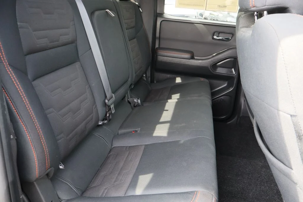 Used 2022 Black Nissan PRO-X image 27