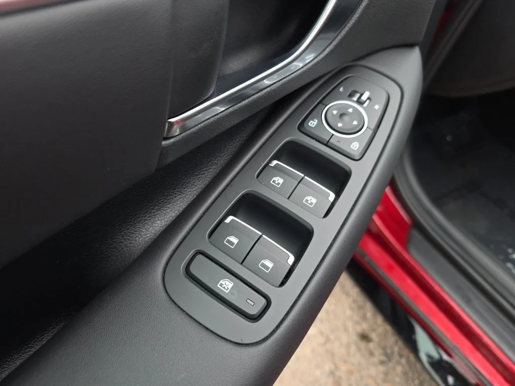 Used 2023 Red Hyundai SEL image 10