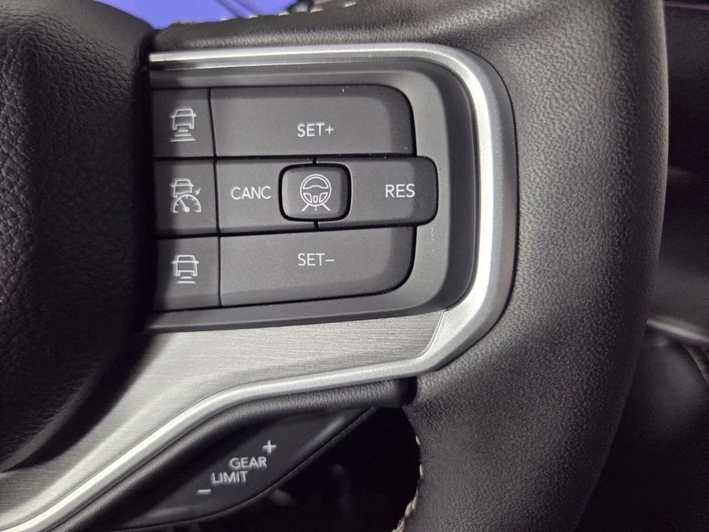 New 2026 Baltic Gray Metallic Clearcoat Jeep Limited Altitude image 13