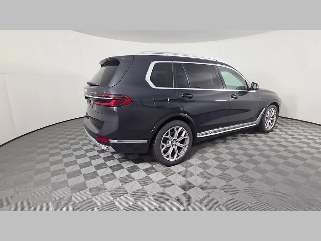2025 BMW X7 40i - Photo 39