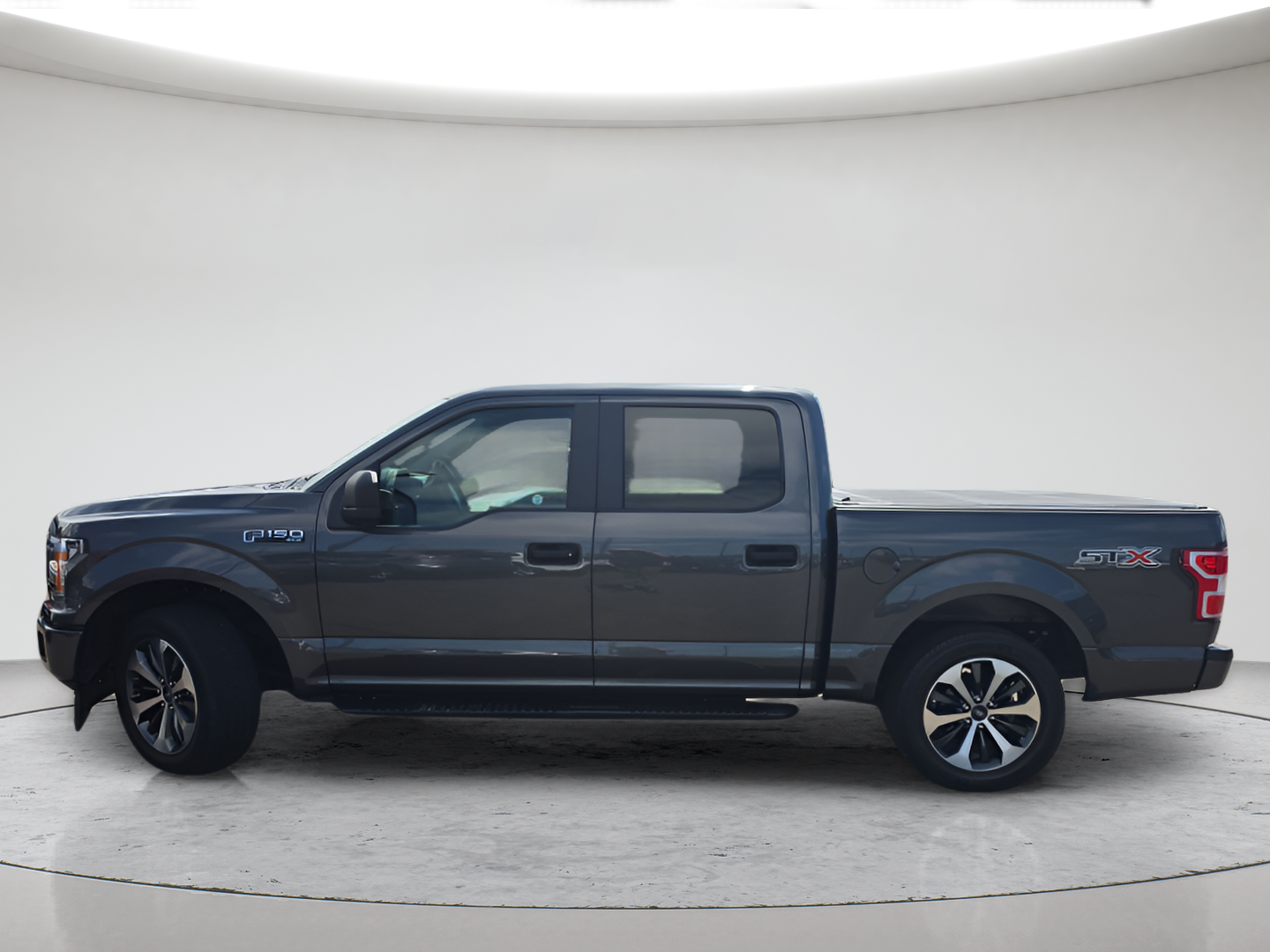 Used 2020 Magnetic Ford XL image 7