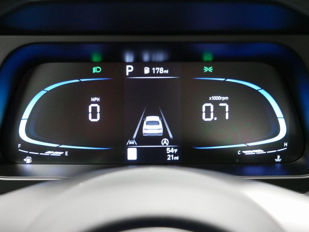 2025 Hyundai Elantra SE - Photo 24