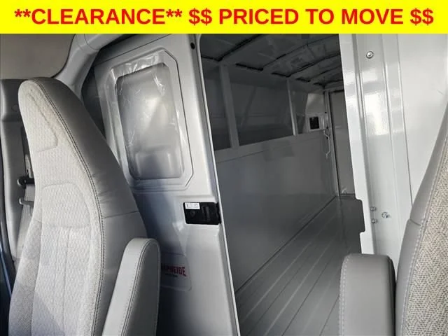 New 2025 Summit White Chevrolet 1WT image 22