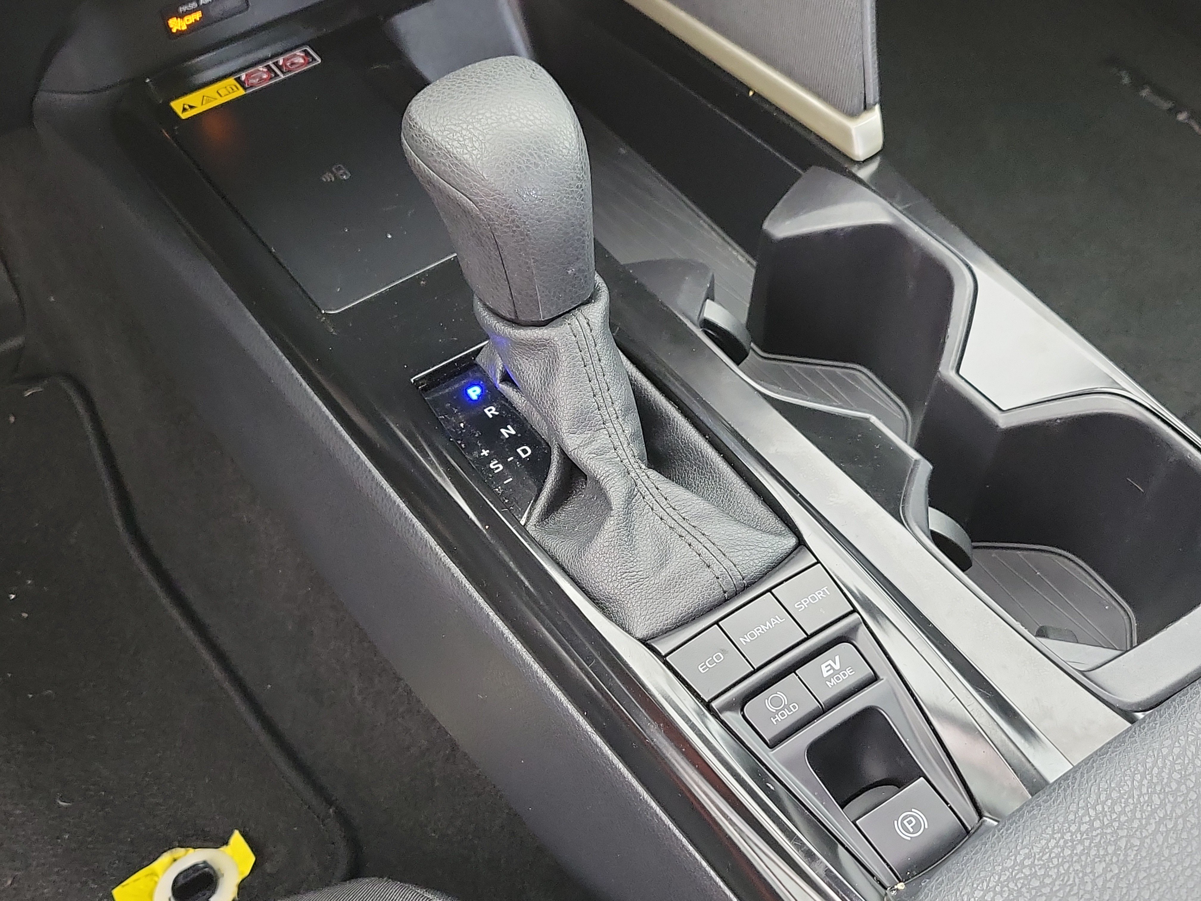 Used 2025 Underground Toyota LE image 30