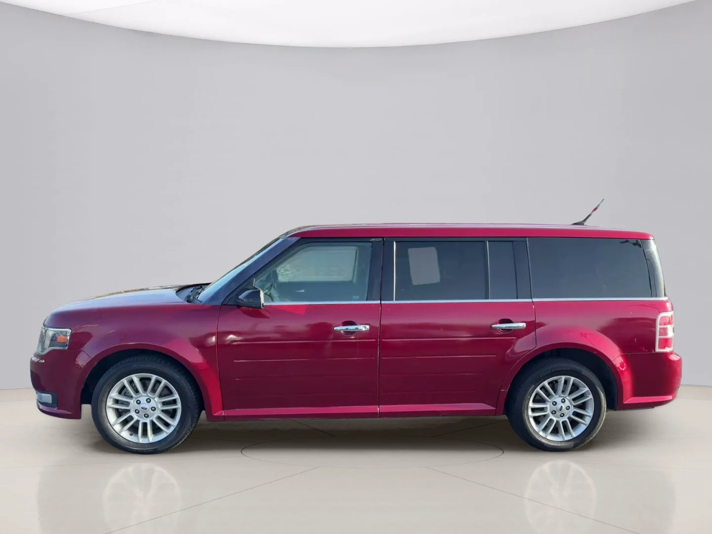 Used 2018 Red Ford SEL image 8