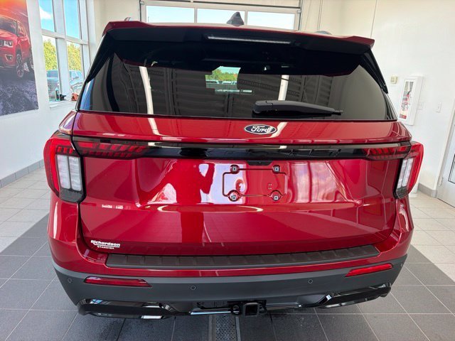 New 2027 Ruby Red Metallic Tinted Clearcoat Ford ST-Line image 4