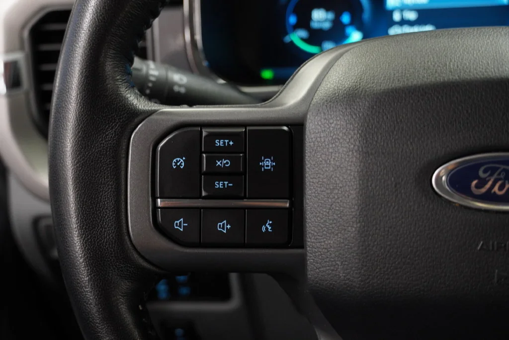Used 2022 White Ford XLT image 32