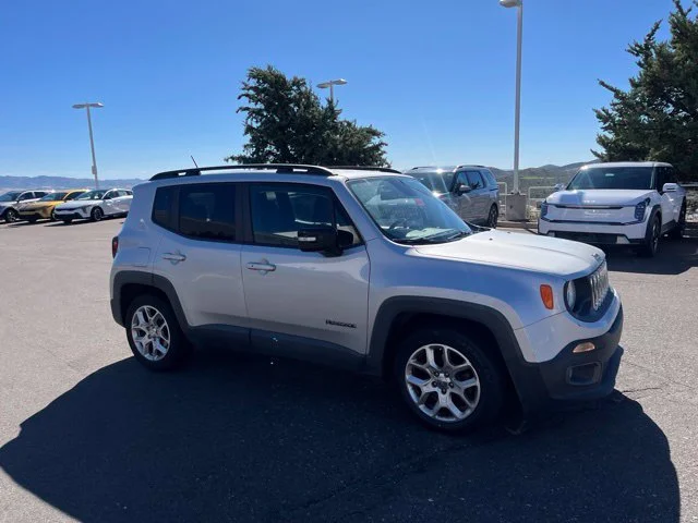 Used 2017 Glacier Metallic Jeep Latitude image 5