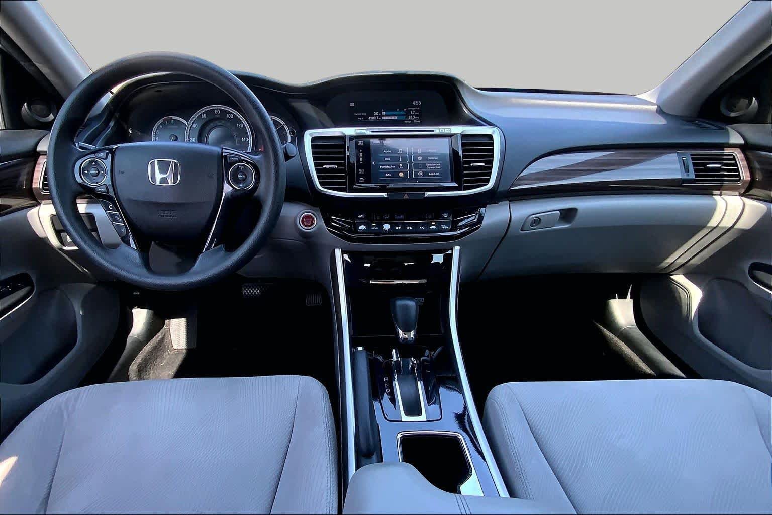 Used 2016 Lunar Silver Metallic Honda EX image 15