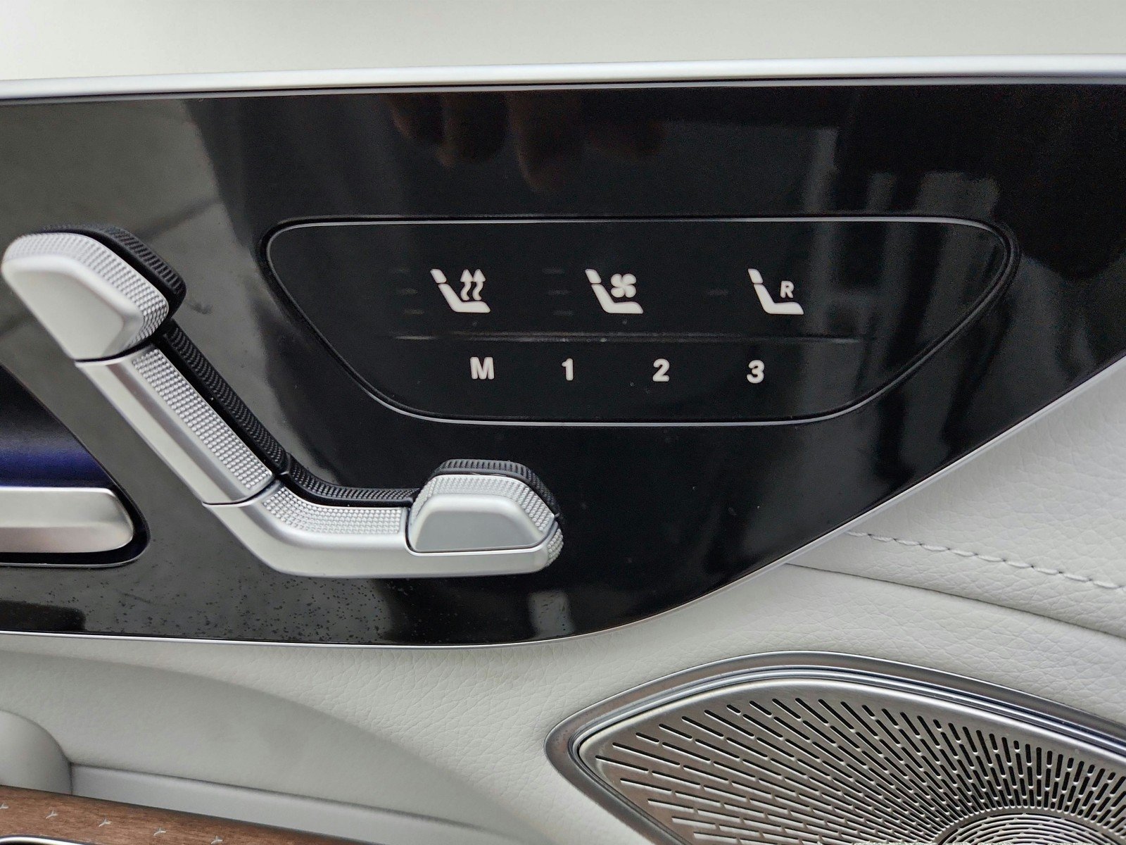 Certified Used 2023 Polar White Mercedes-Benz EQS 450 image 19
