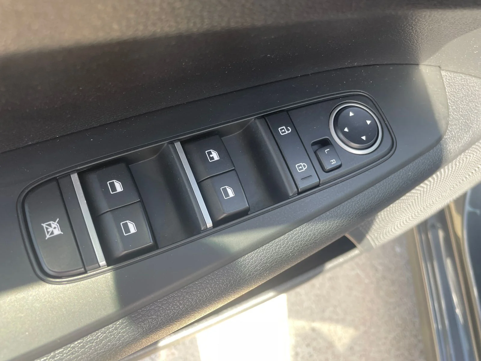 Used 2024 Gray Kia LXS image 22