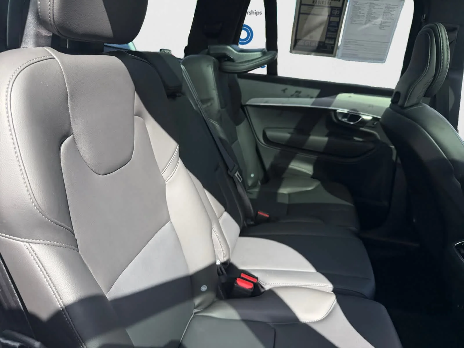 Used 2025 Crystal White Metallic Volvo Core image 20
