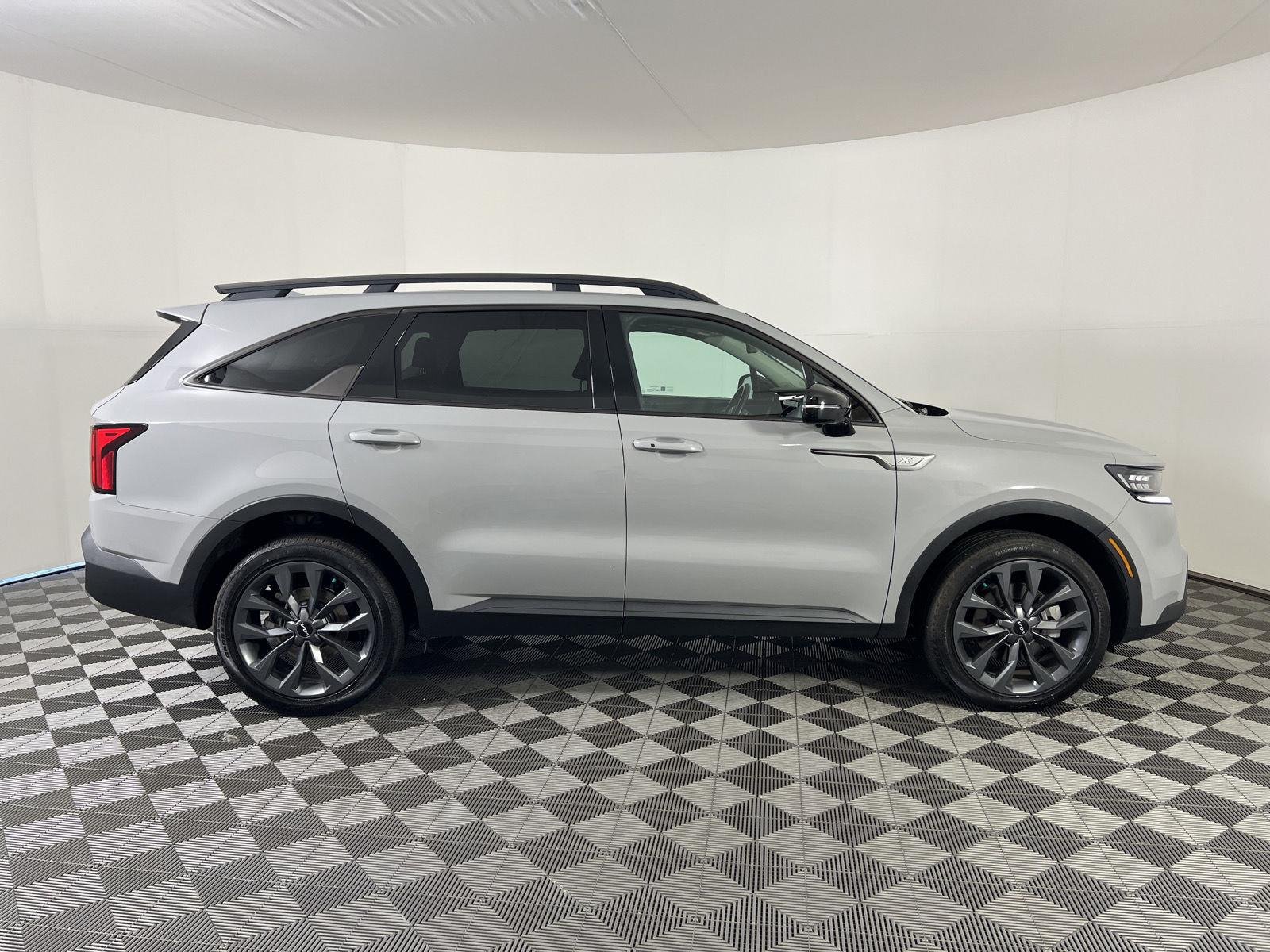 Used 2023 Wolf Gray Kia X-Line SX Prestige image 27