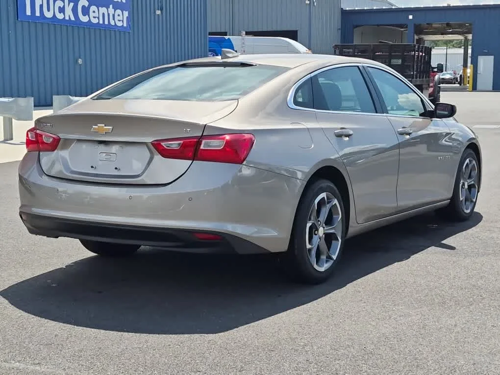 Used 2024 Mineral Gray Metallic Chevrolet LT image 3