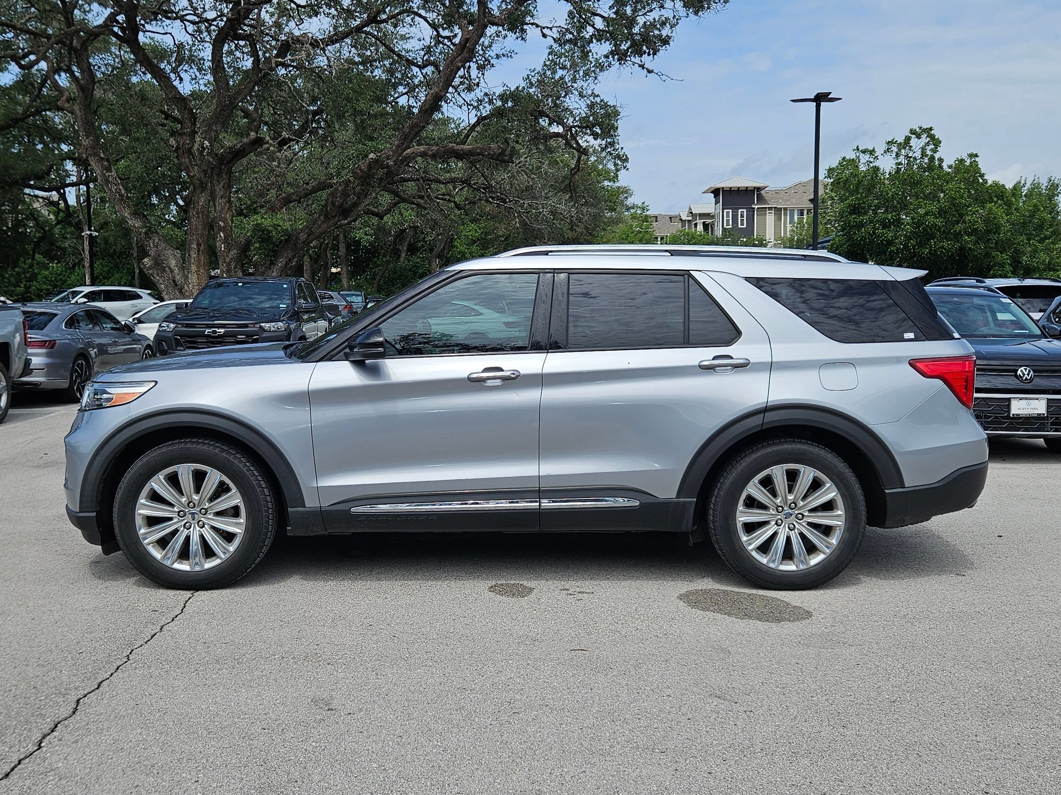 Used 2020 Silver Metallic Ford Limited image 6