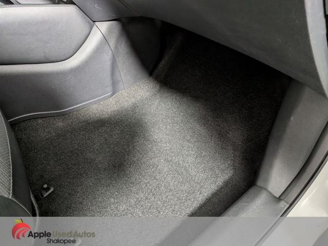 Used 2017 White Nissan SL image 40