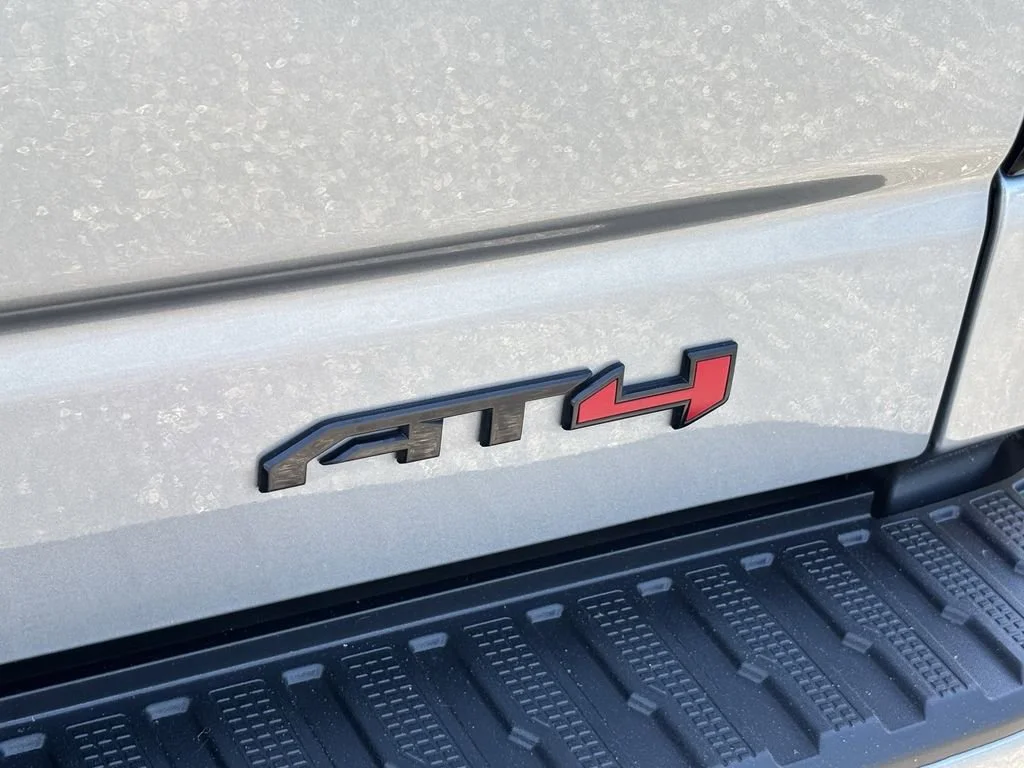 2024 GMC Sierra 1500 AT4 - Photo 11