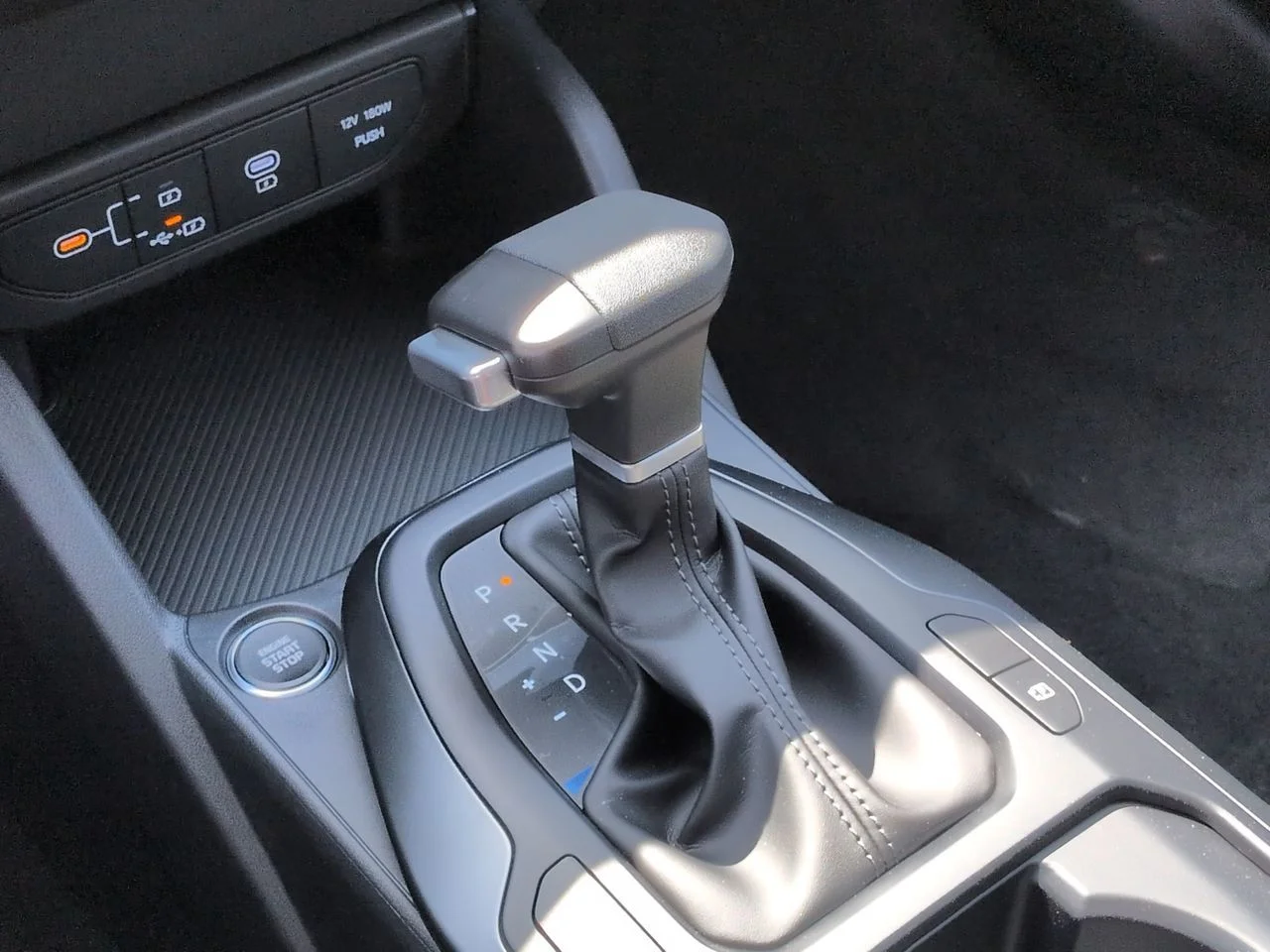 New 2026 Snow White Pearl Kia LXS image 16