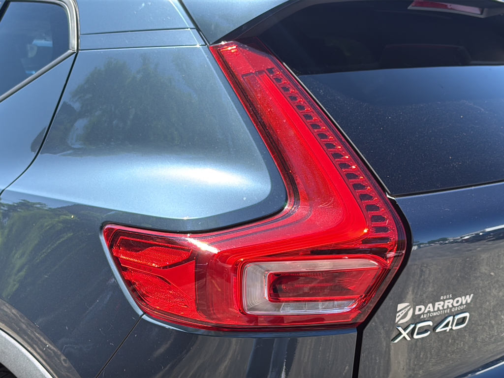 Used 2021 Blue Volvo Momentum image 13