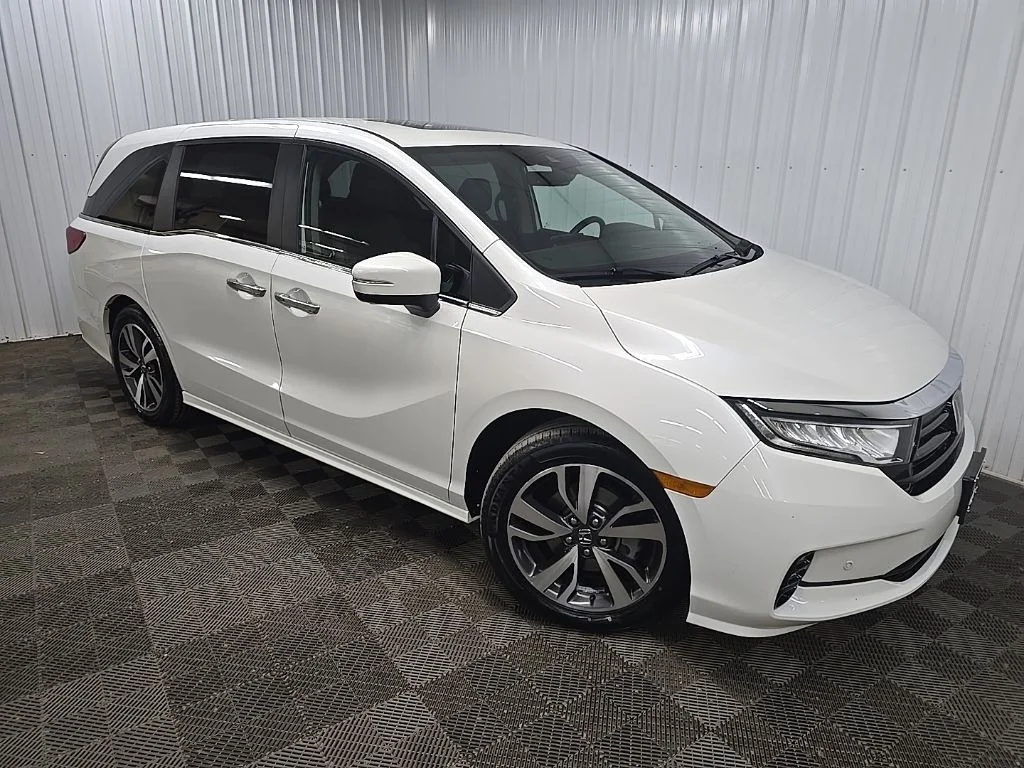 Used 2022 Platinum White Pearl Honda Touring image 7