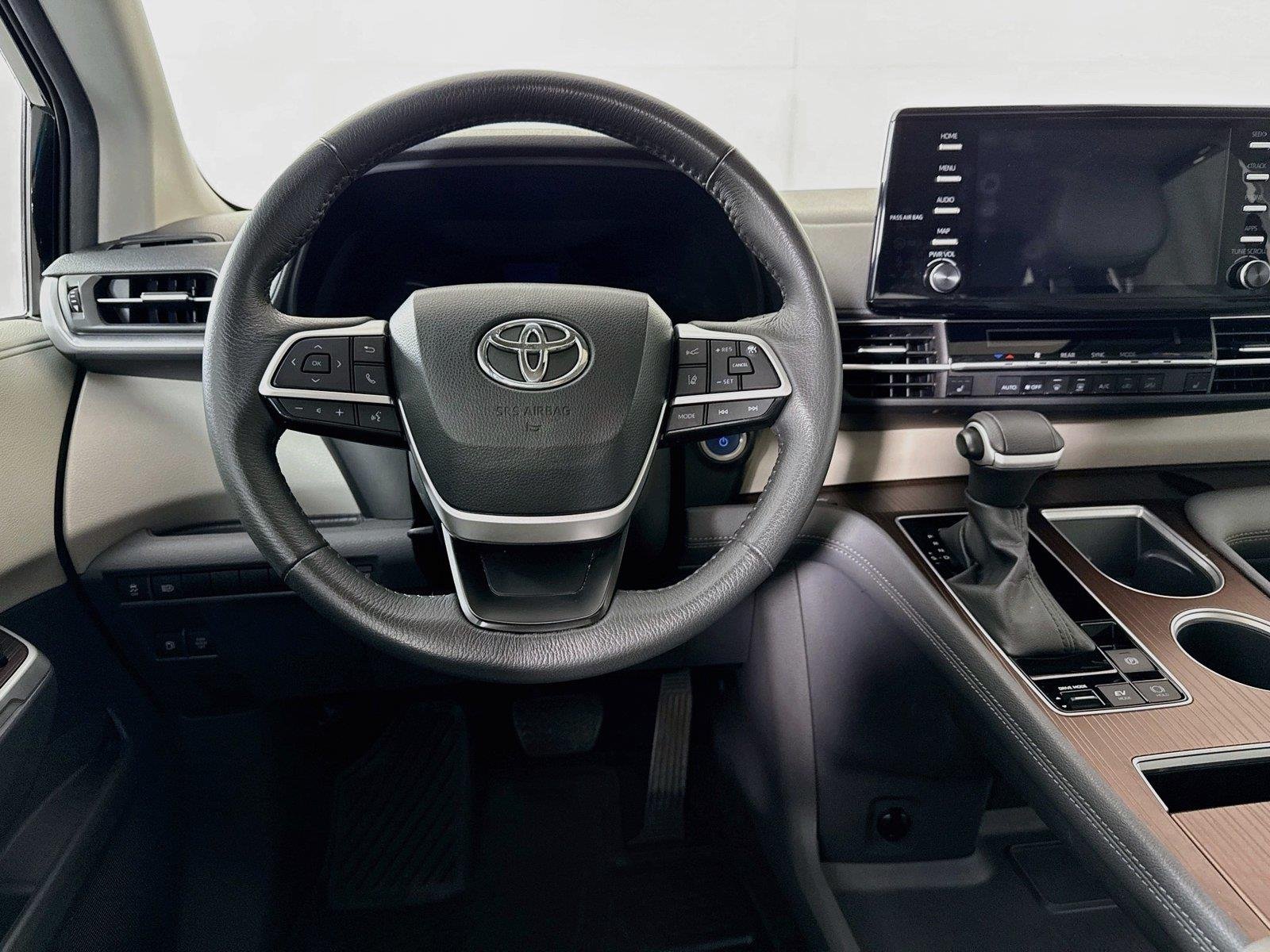 Certified Used 2024 Midnight Black Metallic Toyota XLE 8-Passenger image 31