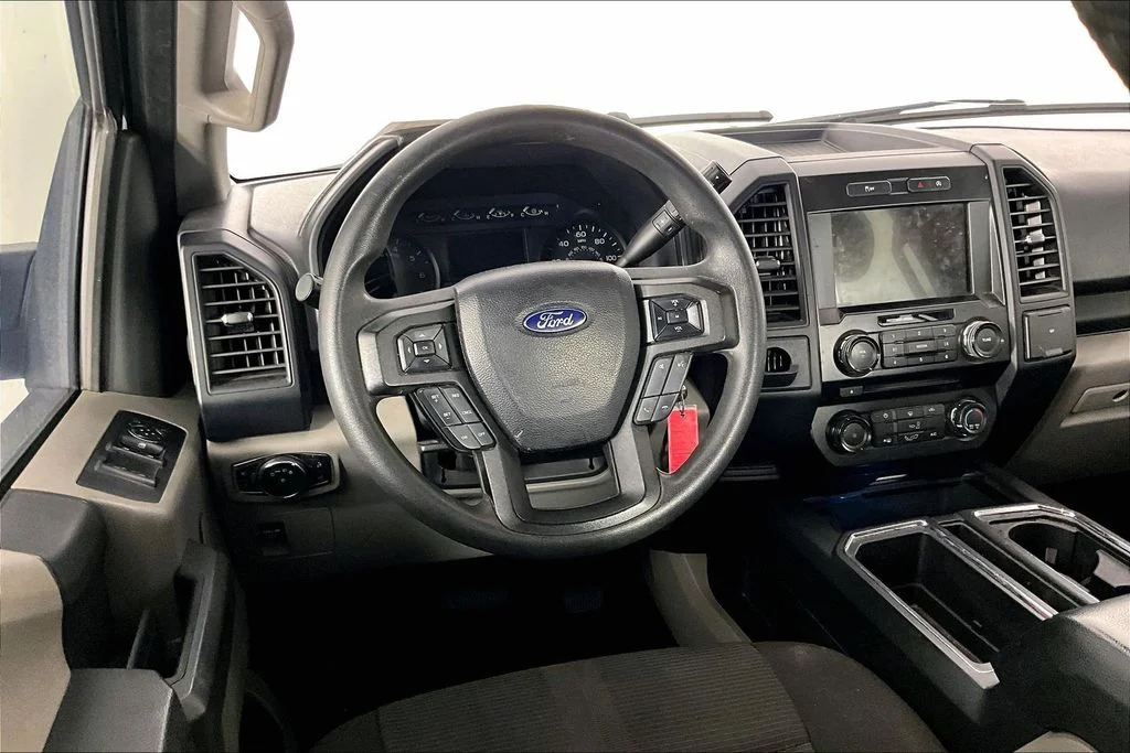 Used 2018 White Ford XL image 3