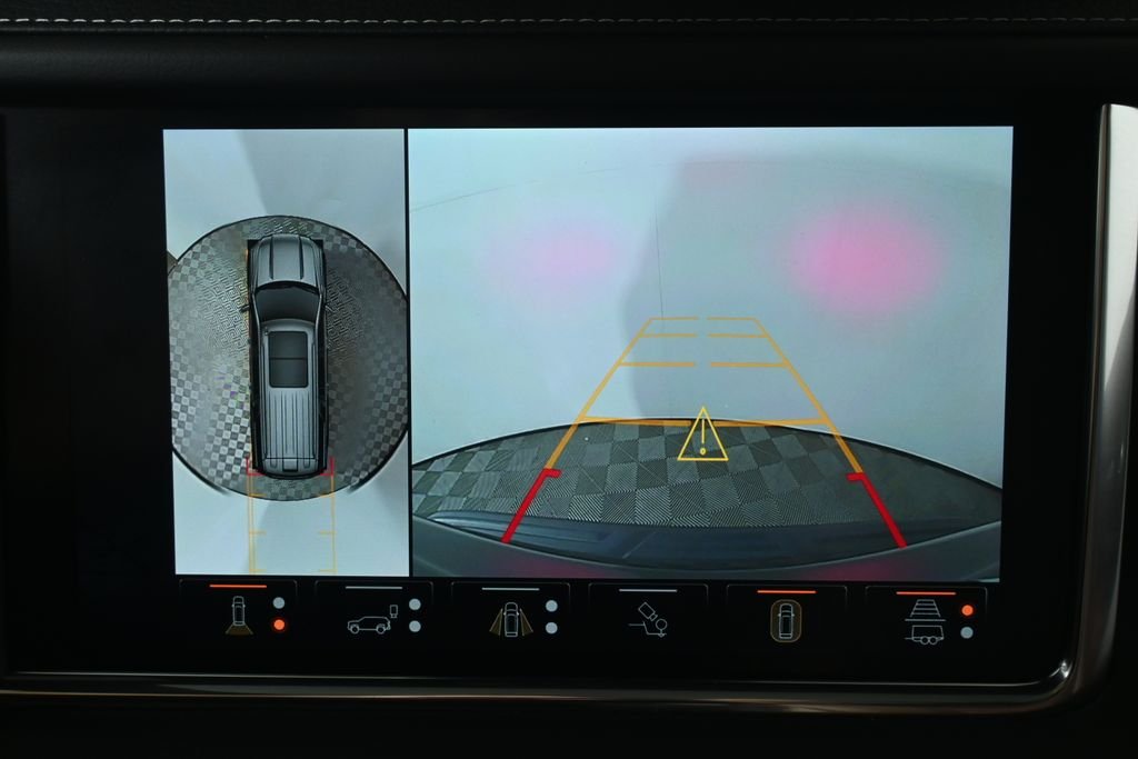 2024 GMC Yukon Denali Ultimate - Photo 25