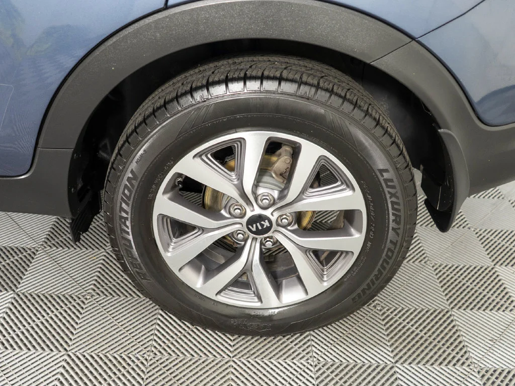 Used 2015 Blue Kia LX image 25