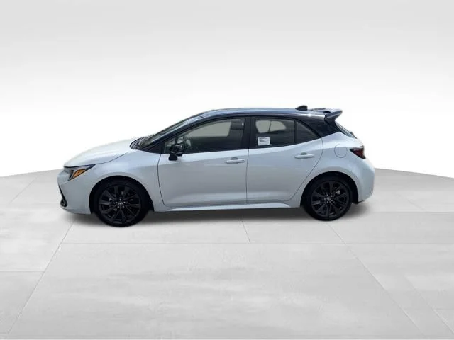 2026 Toyota Corolla Hatchback XSE - Photo 2