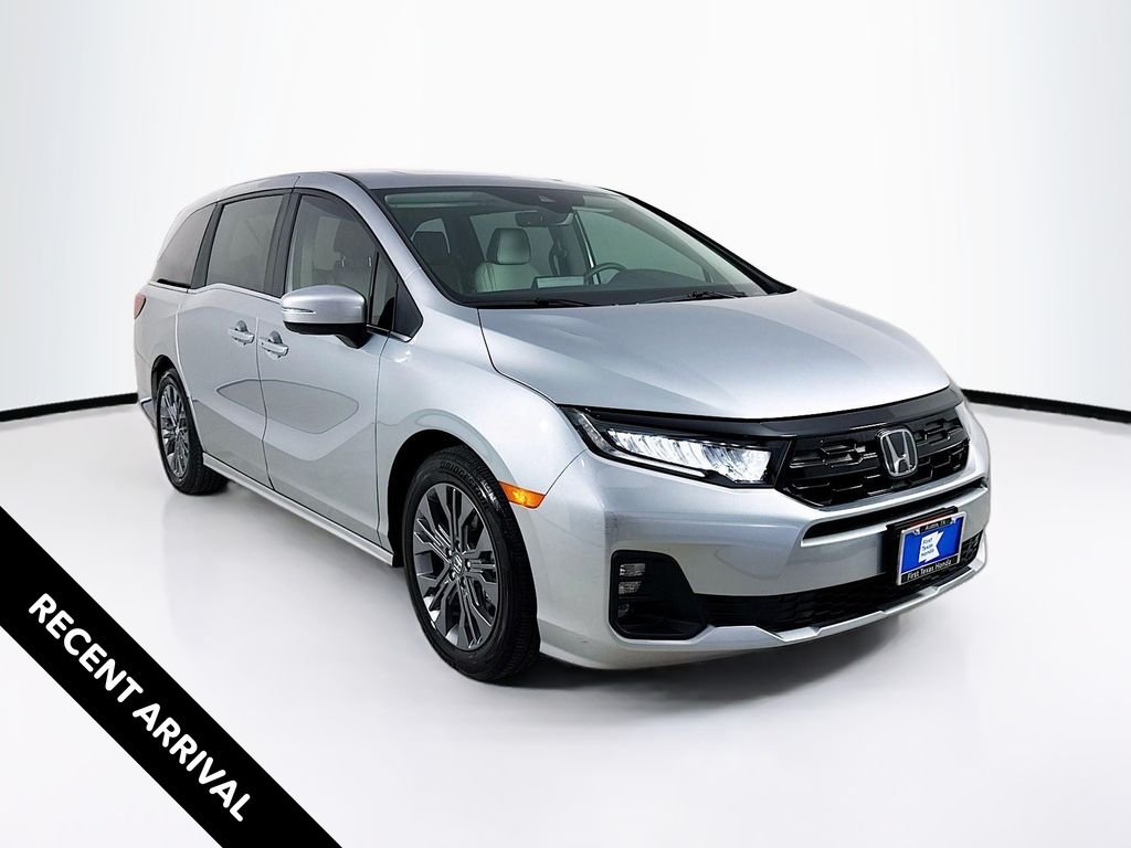 2026 Honda Odyssey Touring's photo