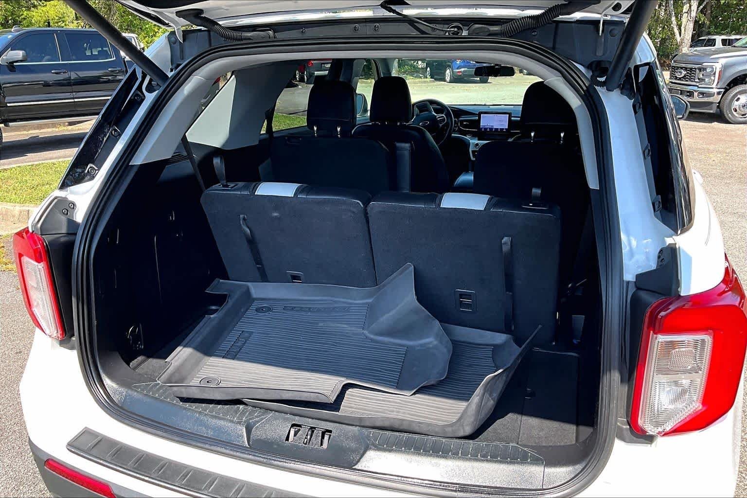 Used 2021 Oxford White Ford XLT image 32