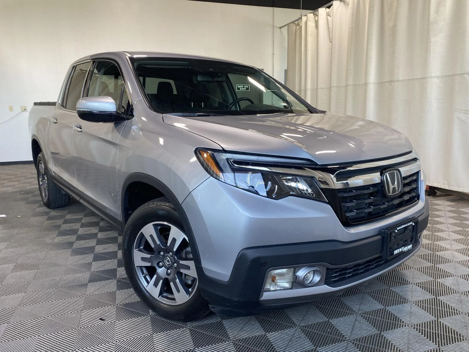 Used 2017 Modern Steel Metallic Honda RTL-E image 1