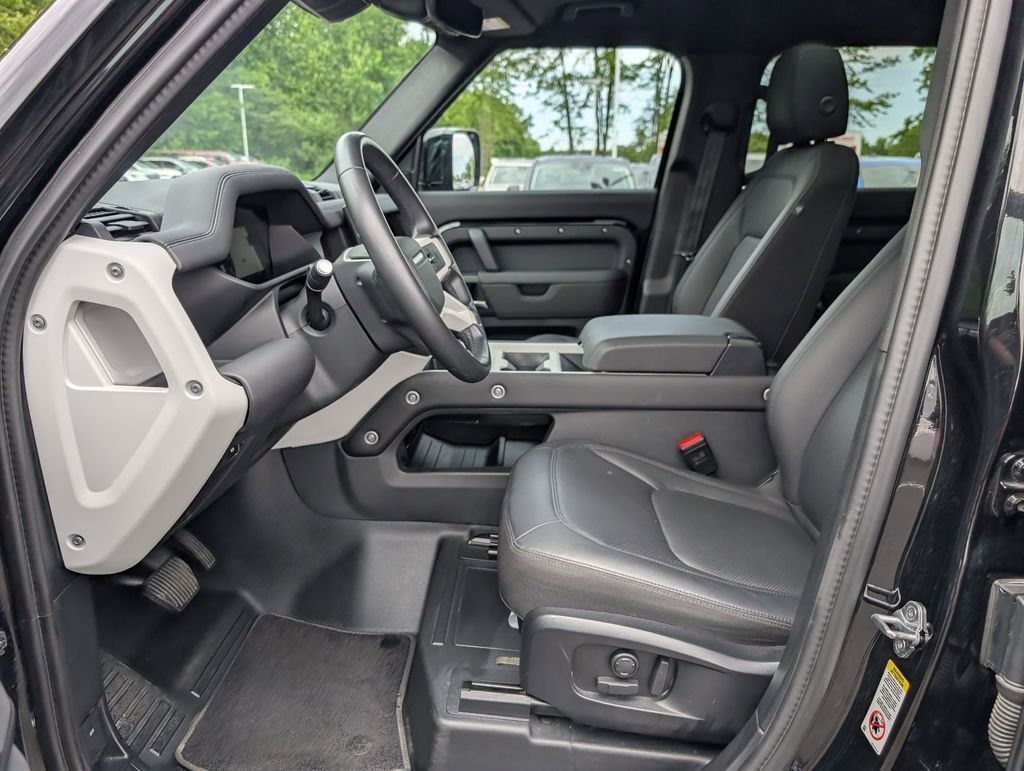 Used 2025 Black Land Rover S image 11
