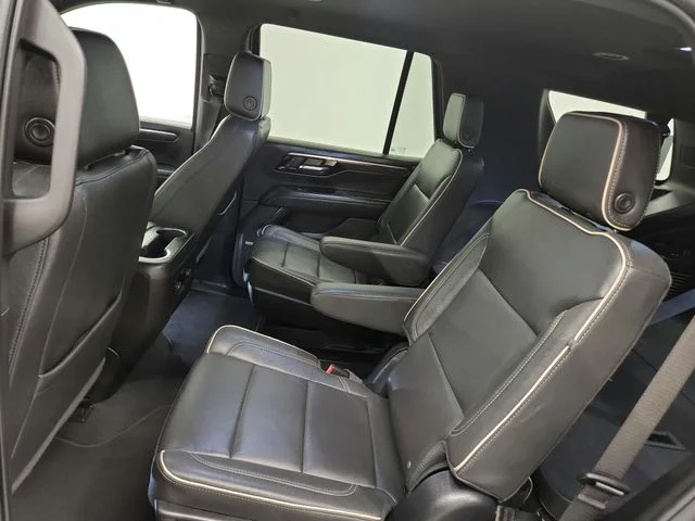 Used 2025 Black Chevrolet Premier image 31