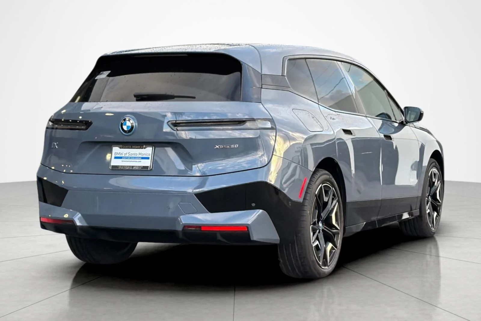 Used 2024 Storm Bay Metallic BMW xDrive50 image 5