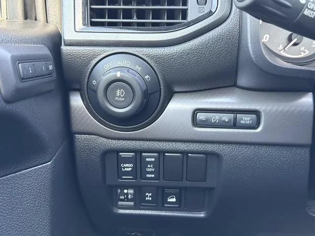 Used 2022 Black Nissan Crew Cab PRO-4X 4x4 image 27