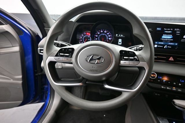 Used 2023 Blue Hyundai SEL image 7