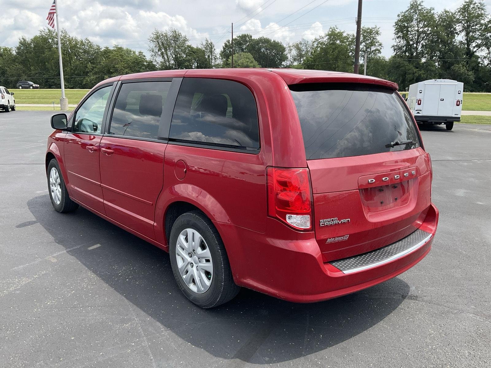 Used 2014 Redline 2 Coat Pearl Dodge SE image 8